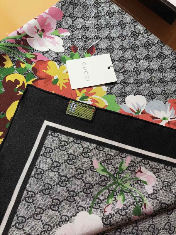 Gucci silk scarf 90X90cm E12 (4)